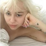 фото Тату Майли Сайрус от 05.12.2017 №039 - Miley Cyrus Tattoo - tattoo-photo.ru