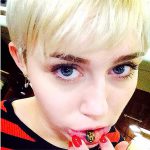 фото Тату Майли Сайрус от 05.12.2017 №040 - Miley Cyrus Tattoo - tattoo-photo.ru