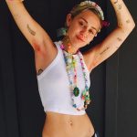 фото Тату Майли Сайрус от 05.12.2017 №043 - Miley Cyrus Tattoo - tattoo-photo.ru