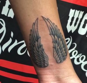 фото тату Крылья от 04.12.2017 №050 - Tattoo Wings - tattoo-photo.ru