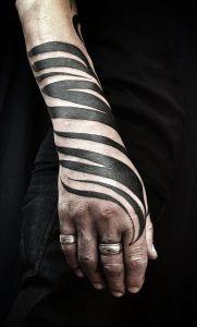 фото тату с полосой от 05.12.2017 №046 - tattoo with stripe - tattoo-photo.ru