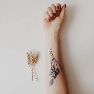 фото тату колос пшеницы от 27.12.2017 №009 - tattoos ear of wheat - tattoo-photo.ru