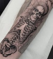 фото тату скелет от 28.12.2017 №017 — tattoo skeleton — tattoo-photo.ru