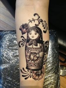 фото тату Матрешка от 25.12.2017 №050 - Matryoshka tattoo - tattoo-photo.ru