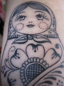 фото тату Матрешка от 25.12.2017 №060 - Matryoshka tattoo - tattoo-photo.ru