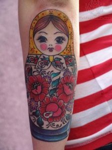 фото тату Матрешка от 25.12.2017 №070 - Matryoshka tattoo - tattoo-photo.ru
