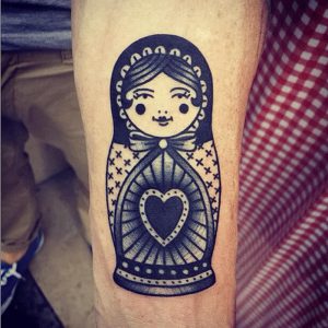 фото тату Матрешка от 25.12.2017 №084 - Matryoshka tattoo - tattoo-photo.ru