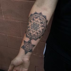 фото тату геометрические фигуры от 25.12.2017 №103 - tattoo geometric - tattoo-photo.ru