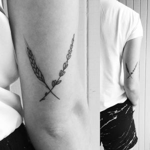 фото тату колос пшеницы от 27.12.2017 №018 - tattoos ear of wheat - tattoo-photo.ru