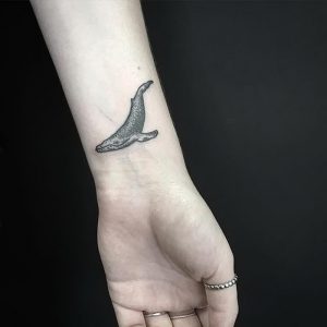 фото тату рыба кит от 07.12.2017 №008 - fish whale tattoo - tattoo-photo.ru