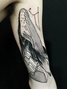 фото тату рыба кит от 07.12.2017 №041 - fish whale tattoo - tattoo-photo.ru