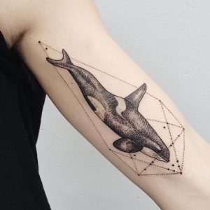 фото тату рыба кит от 07.12.2017 №050 - fish whale tattoo - tattoo-photo.ru