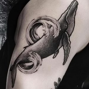 фото тату рыба кит от 07.12.2017 №064 - fish whale tattoo - tattoo-photo.ru