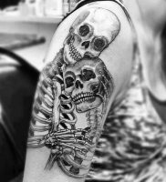 фото тату скелет от 28.12.2017 №016 — tattoo skeleton — tattoo-photo.ru