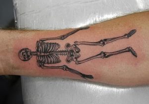 фото тату скелет от 28.12.2017 №071 - tattoo skeleton - tattoo-photo.ru