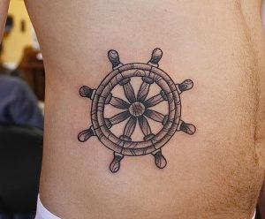 фото тату штурвал от 09.12.2017 №060 - tattoo steering wheel - tattoo-photo.ru