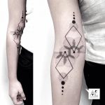 фото Абстрактные тату от 16.01.2018 №004 - Abstract tattoos - tattoo-photo.ru