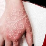 фото Белые тату от 19.02.2018 №013 - White Tattoo - tattoo-photo.ru