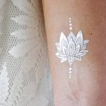 фото Белые тату от 19.02.2018 №071 - White Tattoo - tattoo-photo.ru