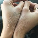 фото Белые тату от 19.02.2018 №121 - White Tattoo - tattoo-photo.ru