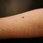 фото Белые тату от 19.02.2018 №157 - White Tattoo - tattoo-photo.ru
