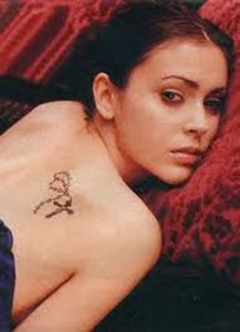 фото Тату Алиссы Милано от 10.03.2018 №011 - Tattoo by Alyssa Milano - tattoo-photo.ru