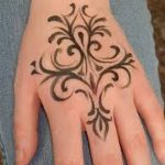 фото мехенди на руке от 10.03.2018 №056 - mehendi on hand - tattoo-photo.ru