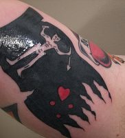 фото тату Веселый Роджер от 03.01.2018 №012 — tattoo Jolly Roger — tattoo-photo.ru