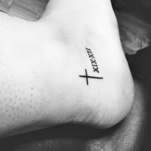 фото тату Римские цифры от 27.02.2018 №073 - tattoos Roman numerals - tattoo-photo.ru