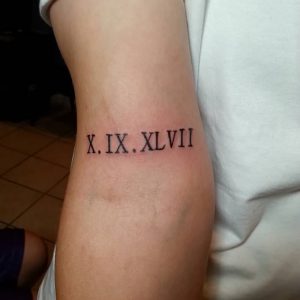 фото тату Римские цифры от 27.02.2018 №118 - tattoos Roman numerals - tattoo-photo.ru