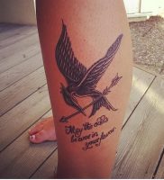 фото тату Сойка Пересмешница от 03.01.2018 №123 — Tattoo MOCKINGJAY — tattoo-photo.ru