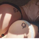фото тату на ягодицах от 13.03.2018 №041 - tattoos on the buttocks - tattoo-photo.ru