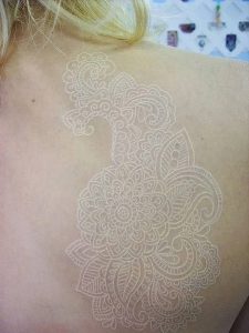 фото Белые тату от 19.02.2018 №039 - White Tattoo - tattoo-photo.ru