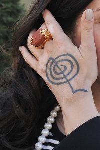 фото Тату Тины Канделаки от 08.03.2018 №028 - Tattoo of Tina Kandelaki - tattoo-photo.ru
