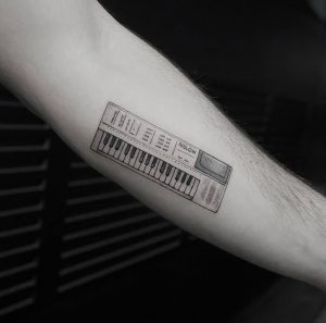 фото музыкальные тату от 08.03.2018 №019 - Musical Tattoos - tattoo-photo.ru