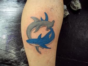 фото тату Акула молот от 23.01.2018 №003 - Tattoo Shark Hammer - tattoo-photo.ru