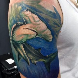фото тату Акула молот от 23.01.2018 №015 - Tattoo Shark Hammer - tattoo-photo.ru