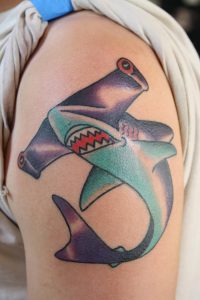 фото тату Акула молот от 23.01.2018 №028 - Tattoo Shark Hammer - tattoo-photo.ru