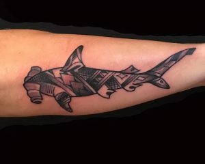 фото тату Акула молот от 23.01.2018 №094 - Tattoo Shark Hammer - tattoo-photo.ru