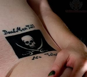 фото тату Веселый Роджер от 03.01.2018 №037 - tattoo Jolly Roger - tattoo-photo.ru