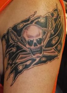 фото тату Веселый Роджер от 03.01.2018 №055 - tattoo Jolly Roger - tattoo-photo.ru