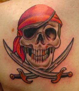 фото тату Веселый Роджер от 03.01.2018 №061 - tattoo Jolly Roger - tattoo-photo.ru