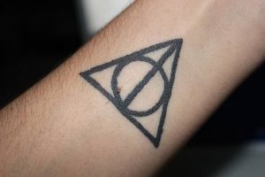 фото тату Дары Смерти от 20.02.2018 №080 - Deathly Tattoo - tattoo-photo.ru