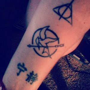 фото тату Сойка Пересмешница от 03.01.2018 №031 - Tattoo MOCKINGJAY - tattoo-photo.ru