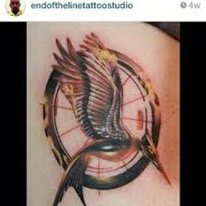 фото тату Сойка Пересмешница от 03.01.2018 №082 - Tattoo MOCKINGJAY - tattoo-photo.ru