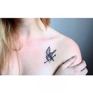 фото тату Сойка Пересмешница от 03.01.2018 №085 - Tattoo MOCKINGJAY - tattoo-photo.ru