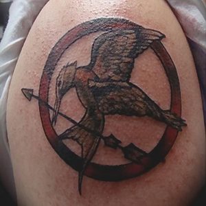 фото тату Сойка Пересмешница от 03.01.2018 №102 - Tattoo MOCKINGJAY - tattoo-photo.ru