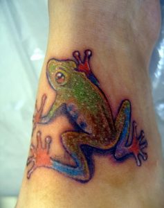 фото тату лягушка от 08.01.2018 №047 - tattoo frog - tattoo-photo.ru