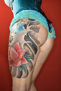 фото тату на ягодицах от 13.03.2018 №014 - tattoos on the buttocks - tattoo-photo.ru