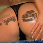 фото тату на ягодицах от 13.03.2018 №022 - tattoos on the buttocks - tattoo-photo.ru